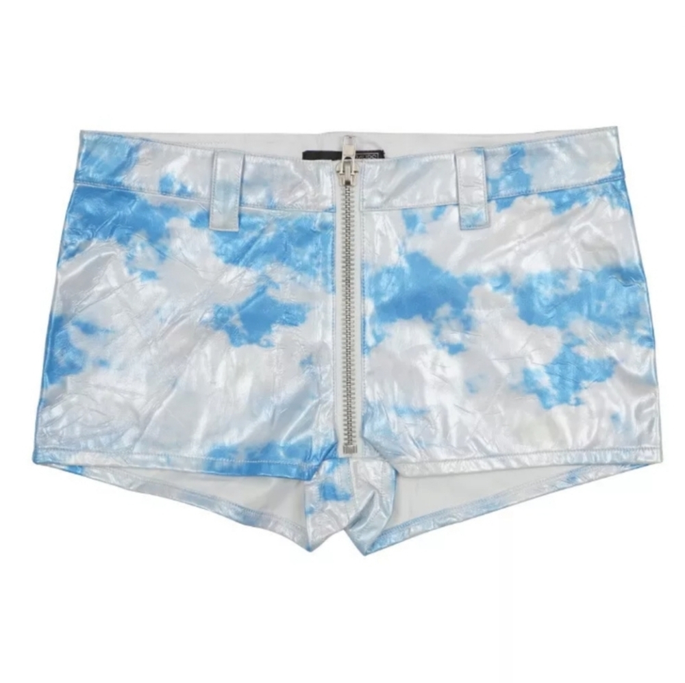 Cloud printed vinyl shorts with full zipper